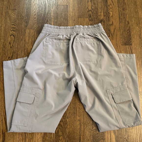 Athleta Women’s cargo leggings, size 4 - Picture 6 of 6